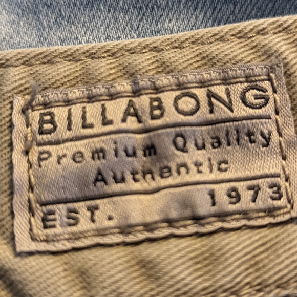 Billbong Shorts.      A65 - Picture 5 of 5